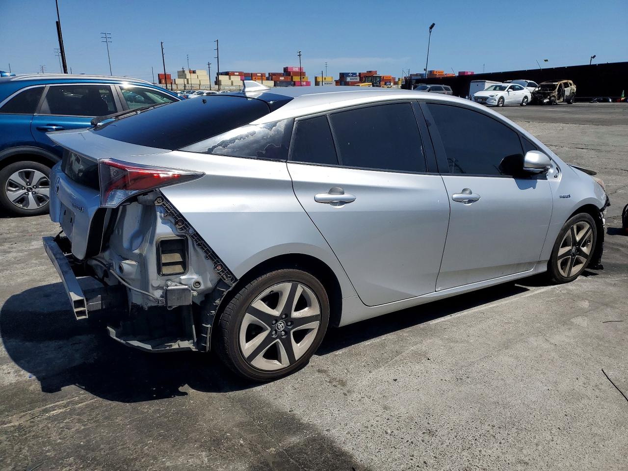 2017 TOYOTA PRIUS THREE TOURING photo 5