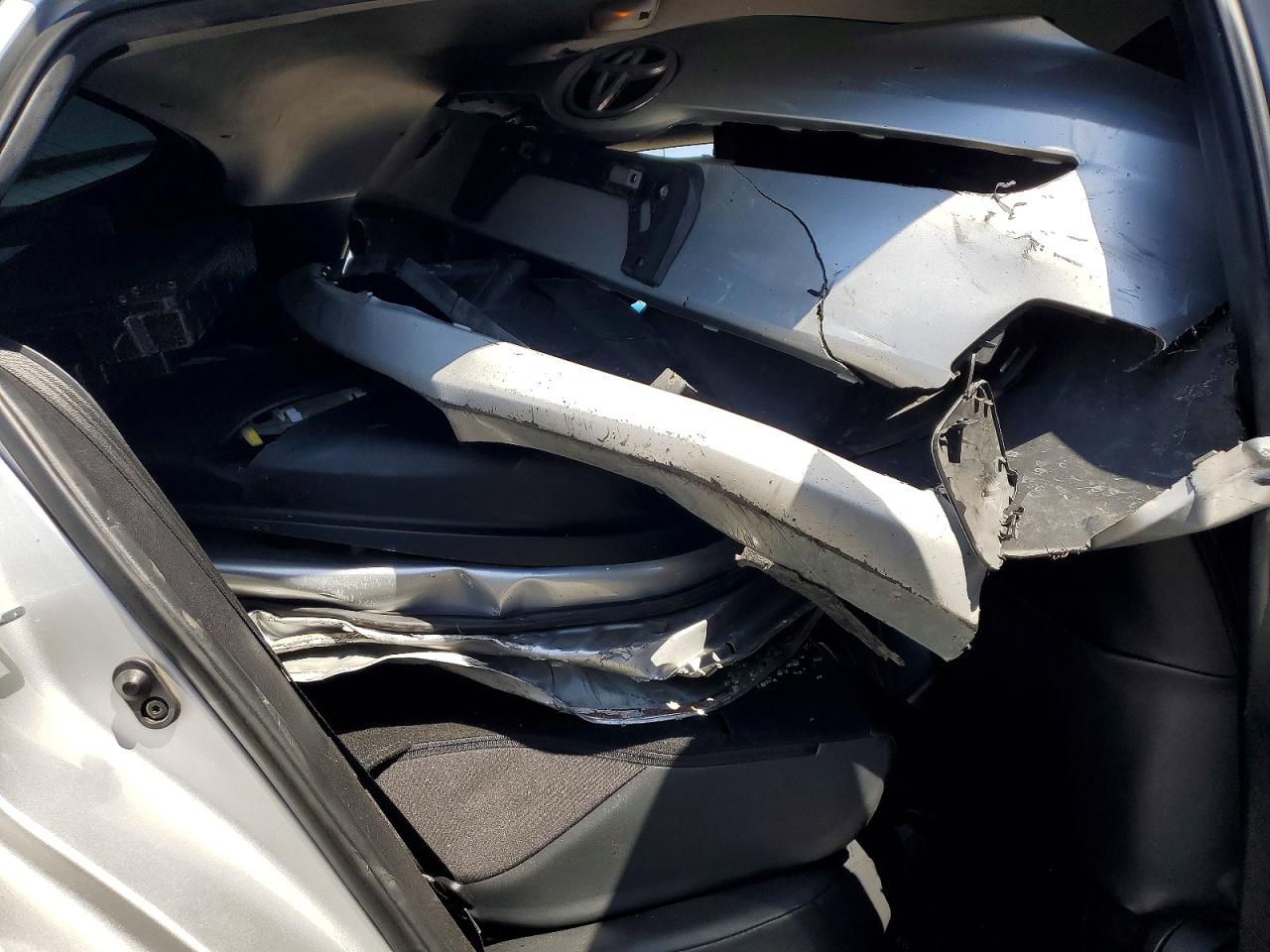 2017 TOYOTA PRIUS THREE TOURING photo 19