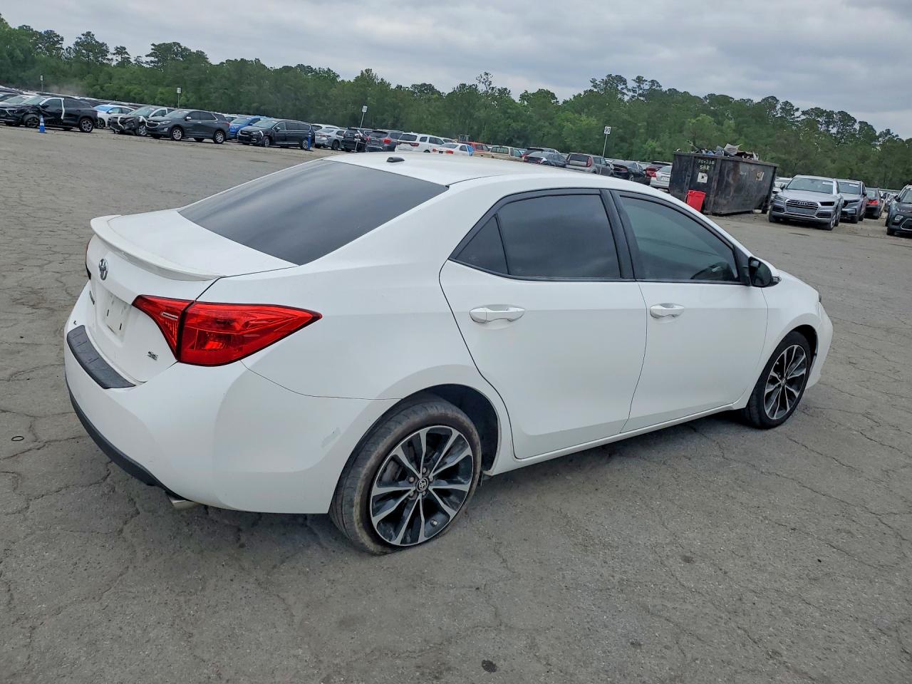 2018 TOYOTA COROLLA SE photo 5