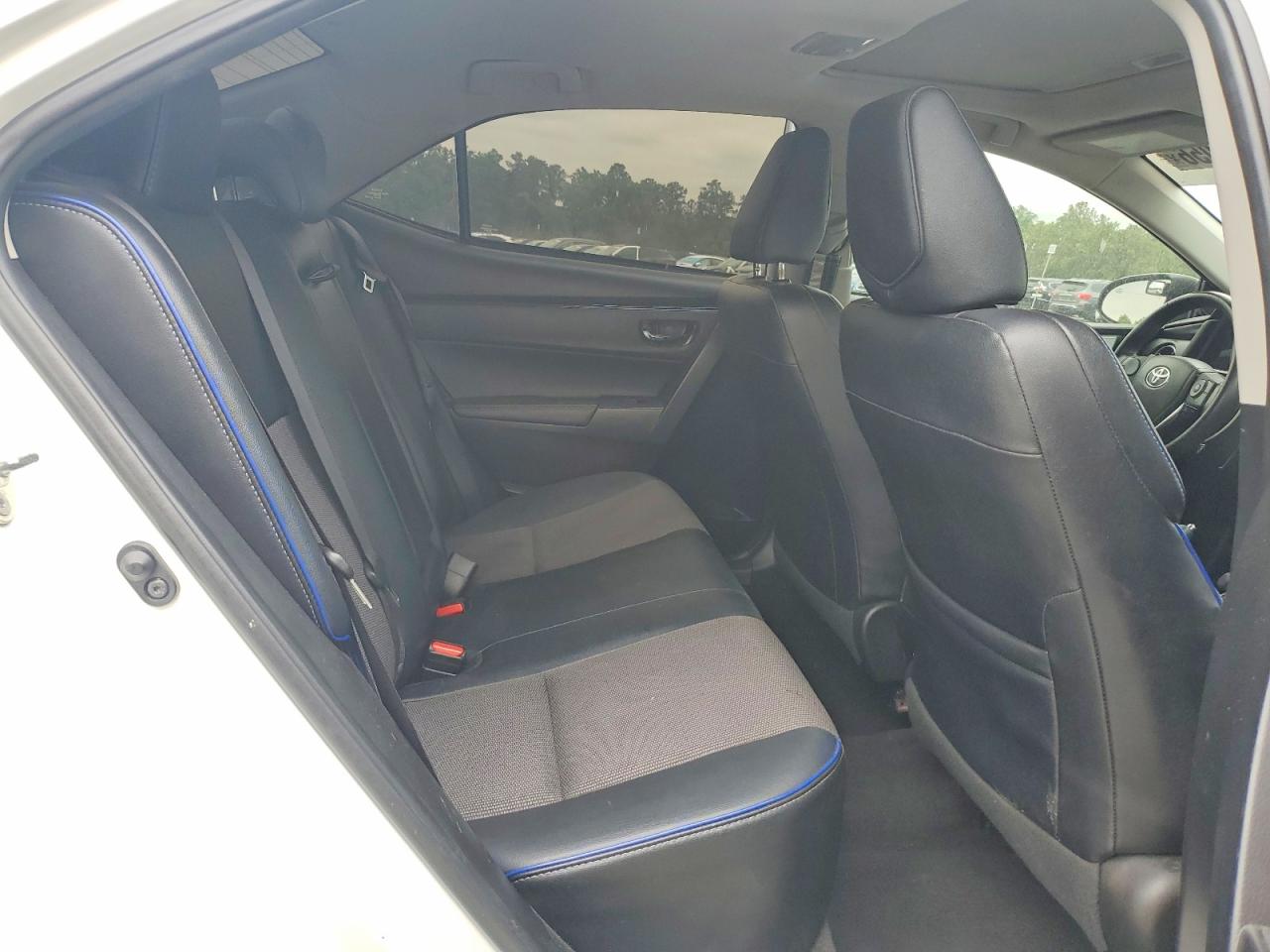 2018 TOYOTA COROLLA SE photo 19