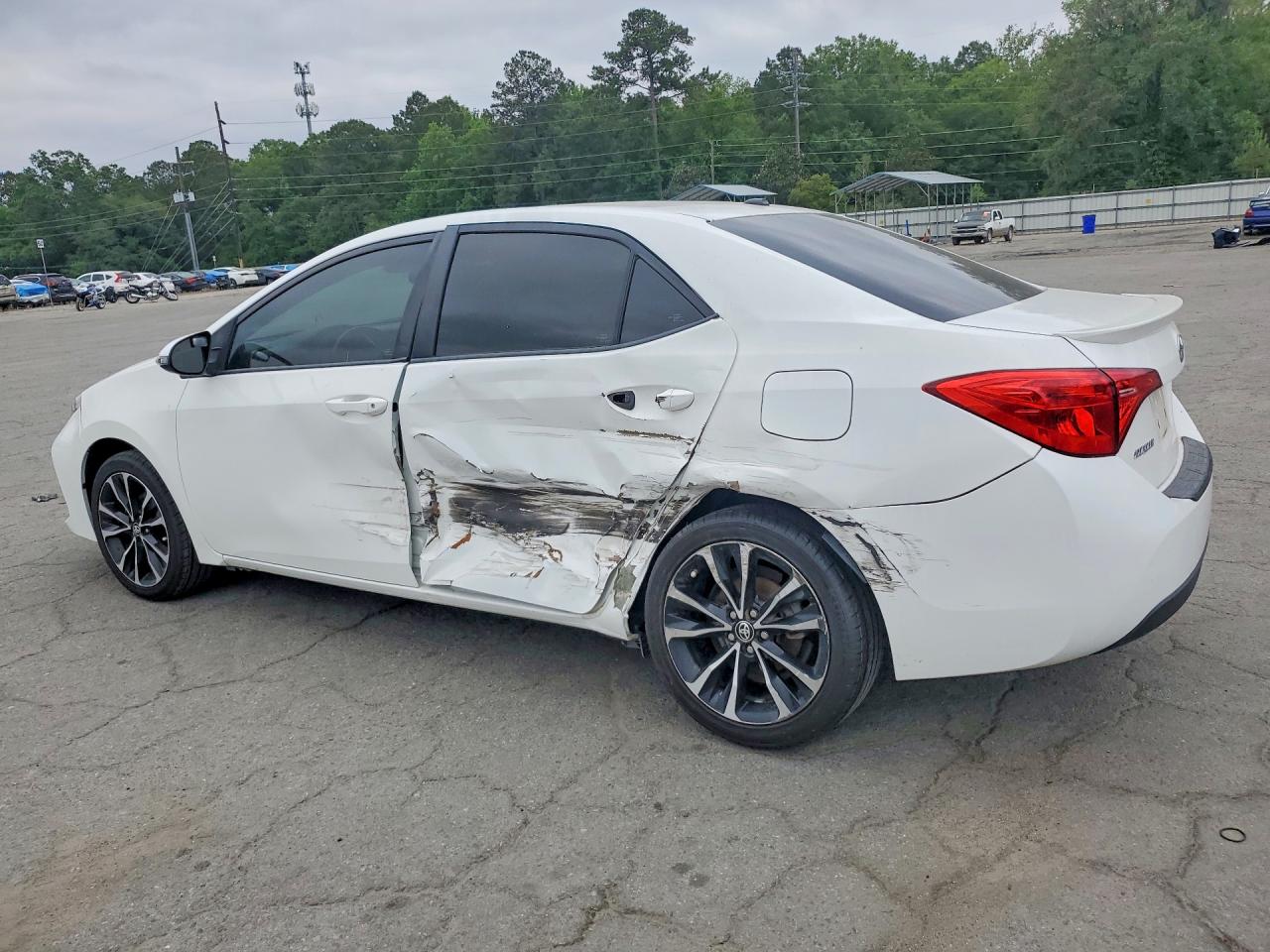 2018 TOYOTA COROLLA SE photo 3