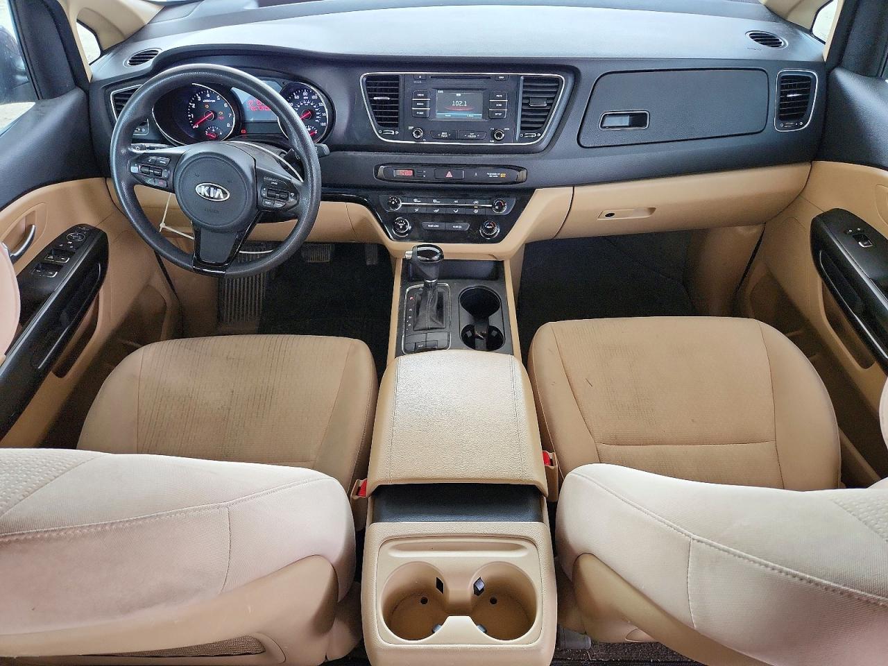 2016 KIA SEDONA LX photo 8