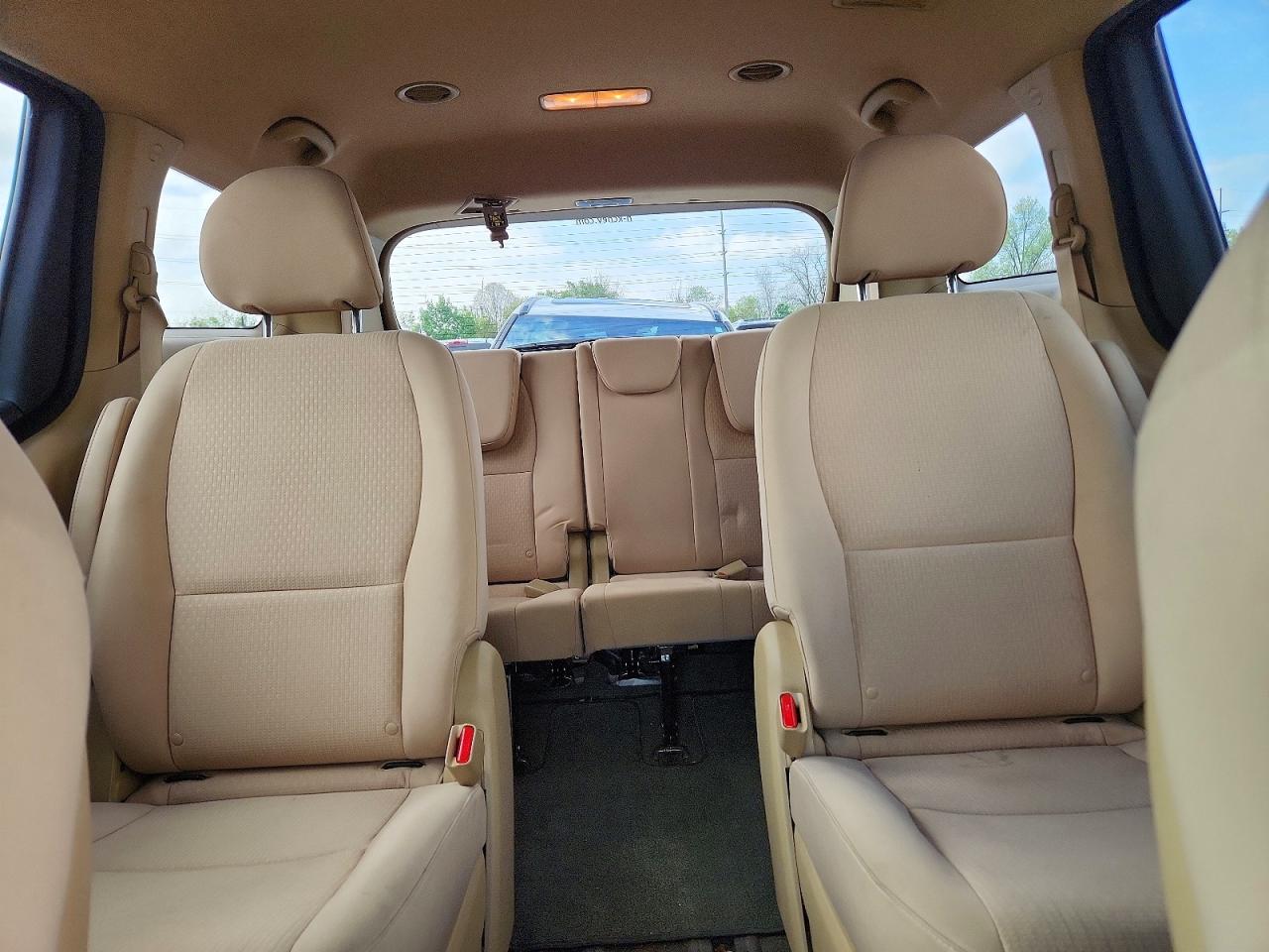 2016 KIA SEDONA LX photo 10