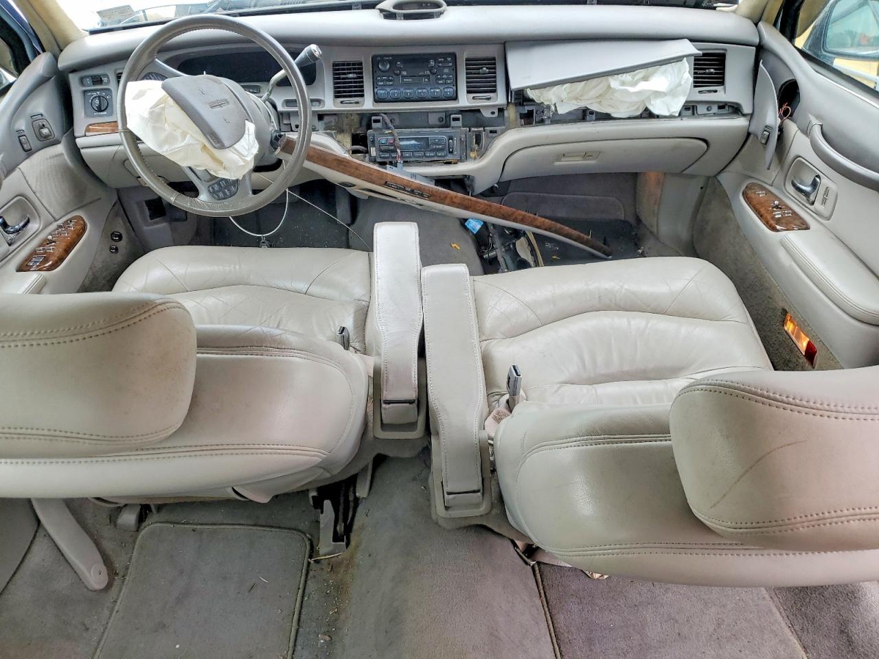 1997 LINCOLN TOWN CAR SIGNATURE photo 22