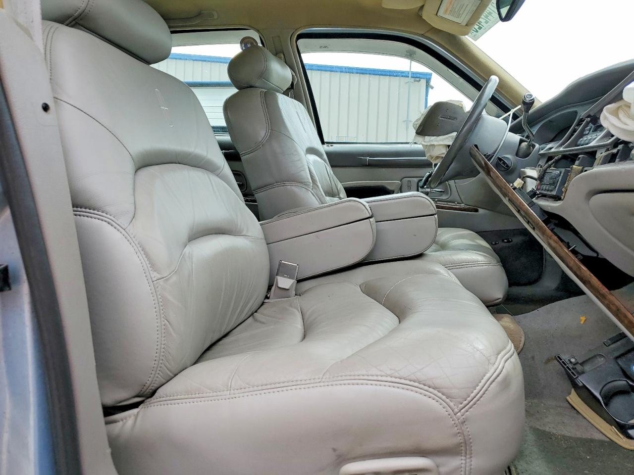 1997 LINCOLN TOWN CAR SIGNATURE photo 19
