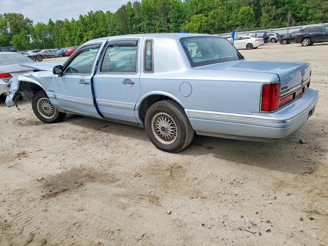 1997 LINCOLN TOWN CAR SIGNATURE photo 4