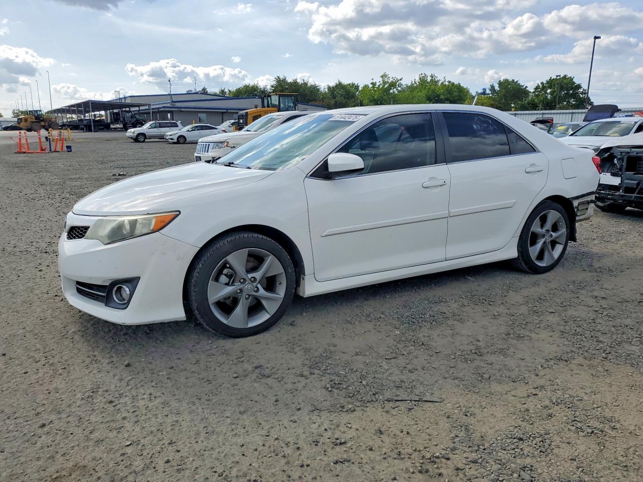 2014 TOYOTA CAMRY