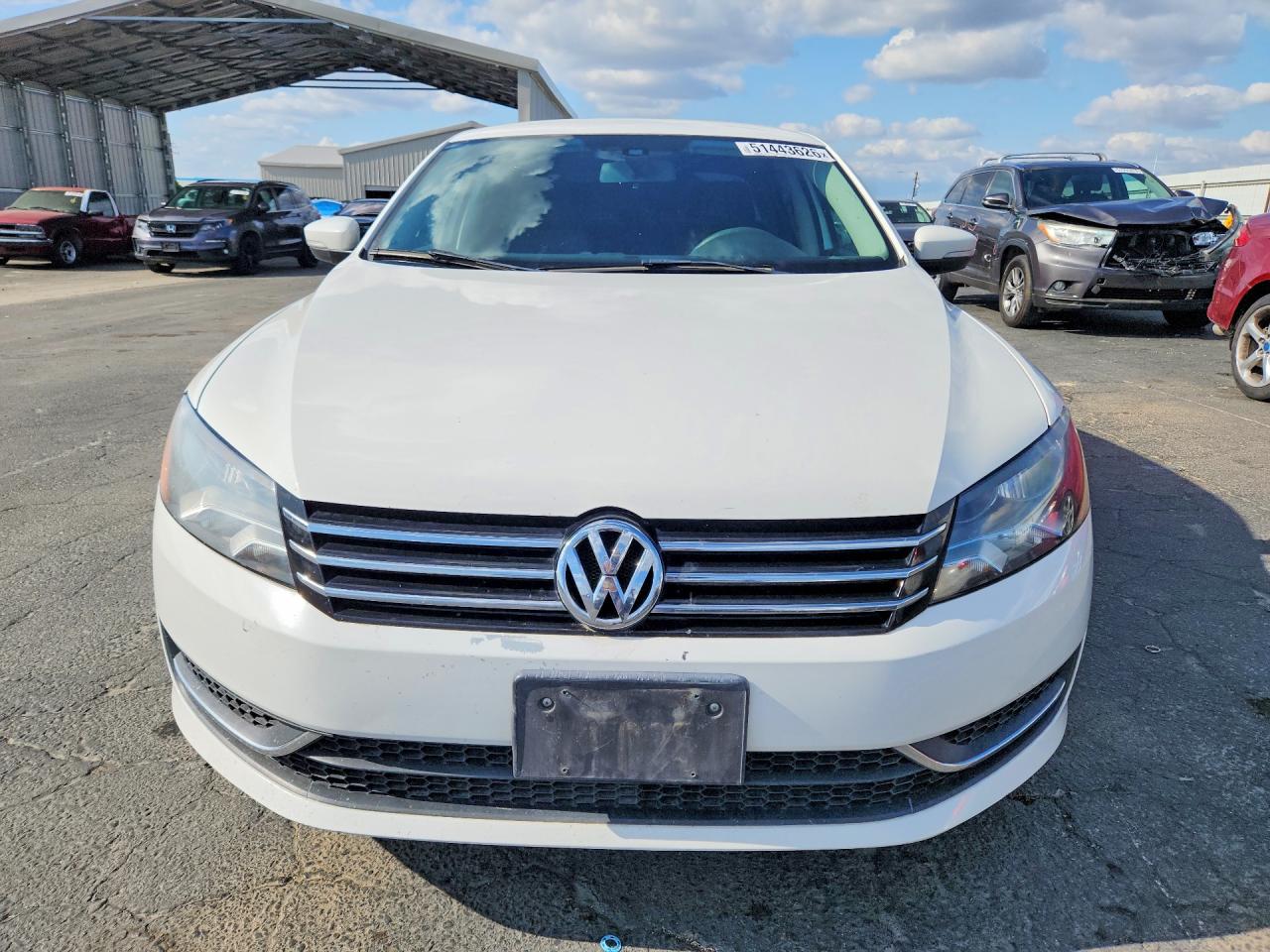 2015 VOLKSWAGEN PASSAT S photo 9