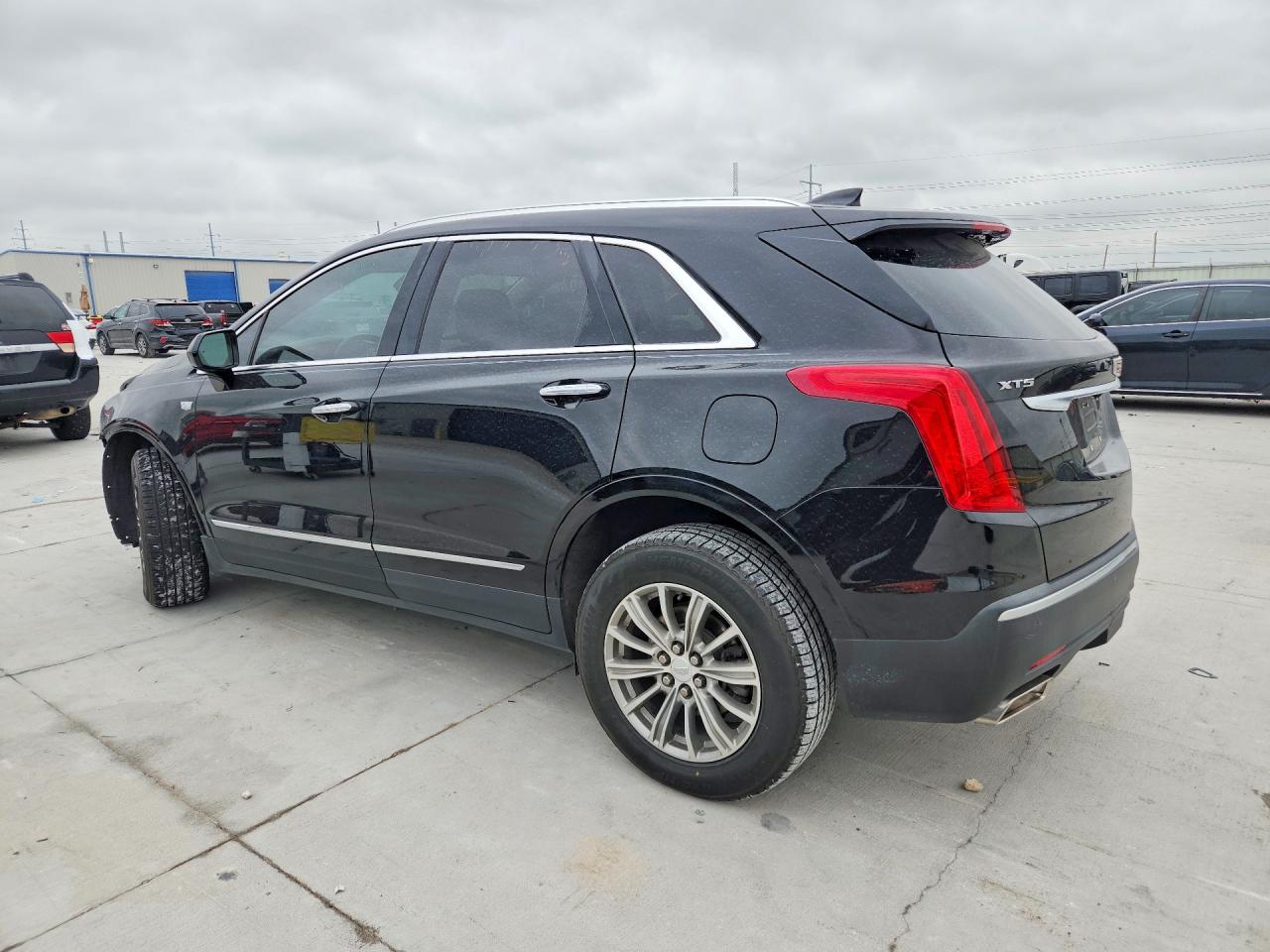 2018 CADILLAC XT5 LUXURY photo 3
