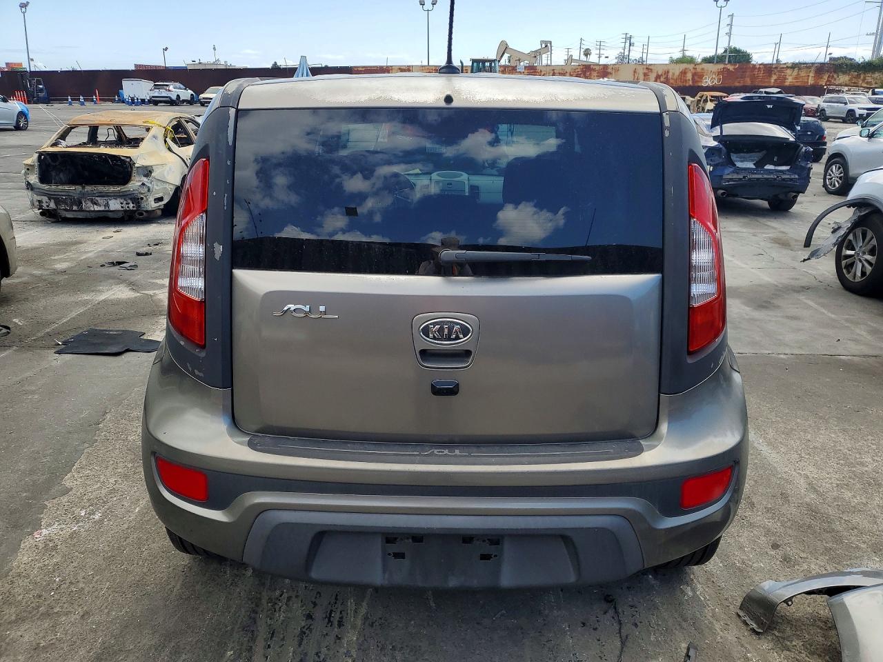 2012 KIA SOUL + photo 11