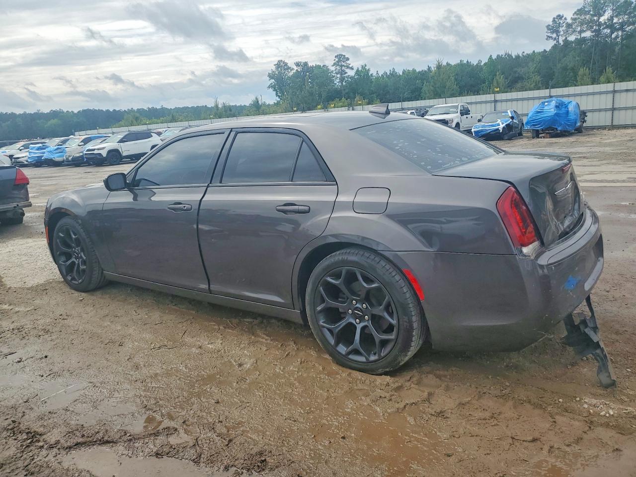 2015 CHRYSLER 300 S photo 3
