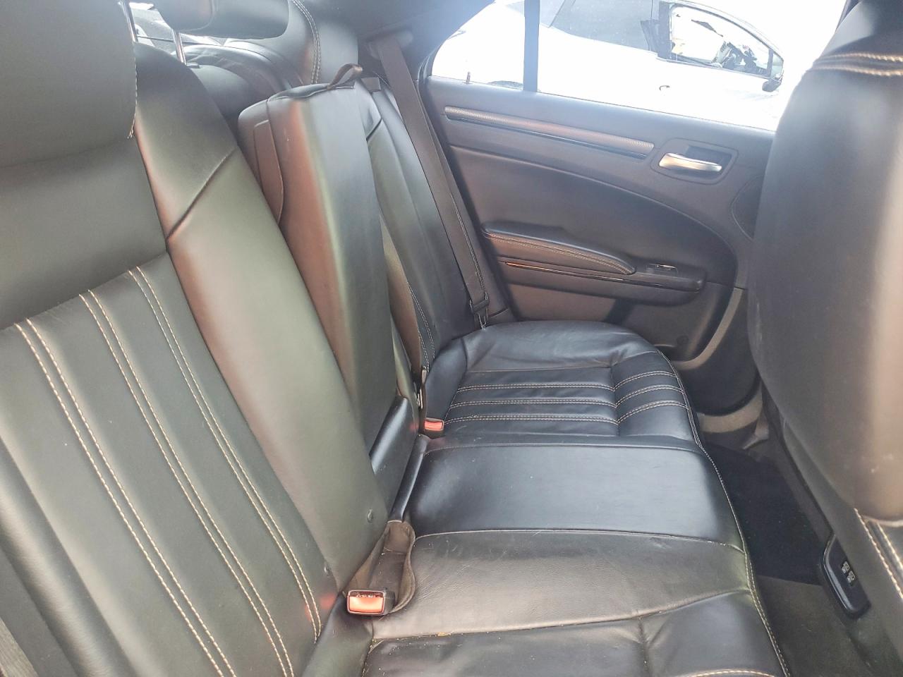 2015 CHRYSLER 300 S photo 19