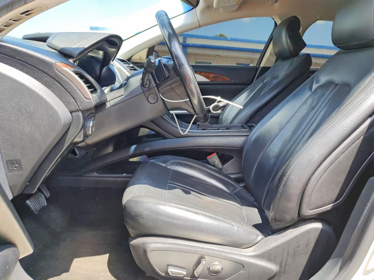 2016 LINCOLN MKZ photo 13