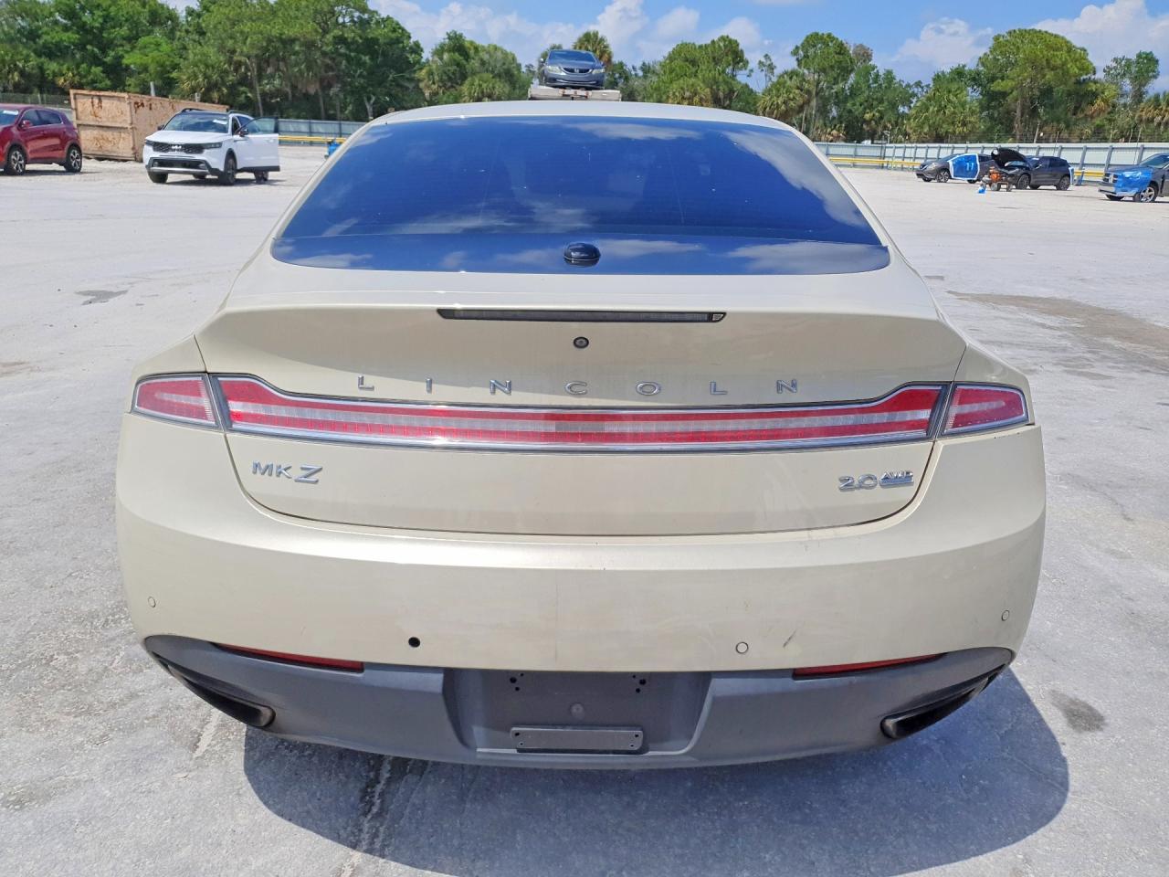 2016 LINCOLN MKZ photo 11