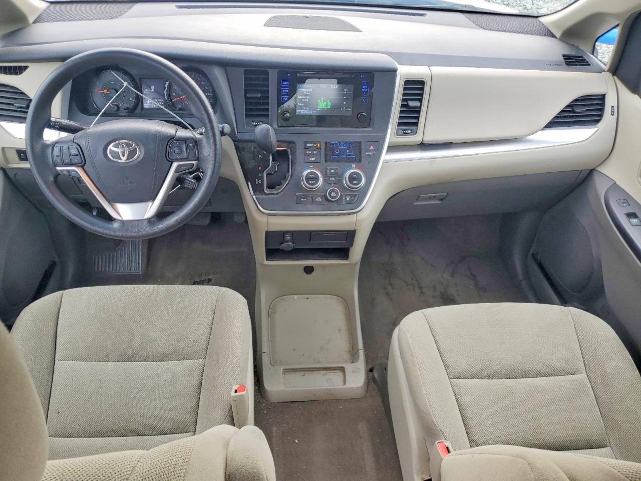 2017 TOYOTA SIENNA L 7-PASSENGER photo 8