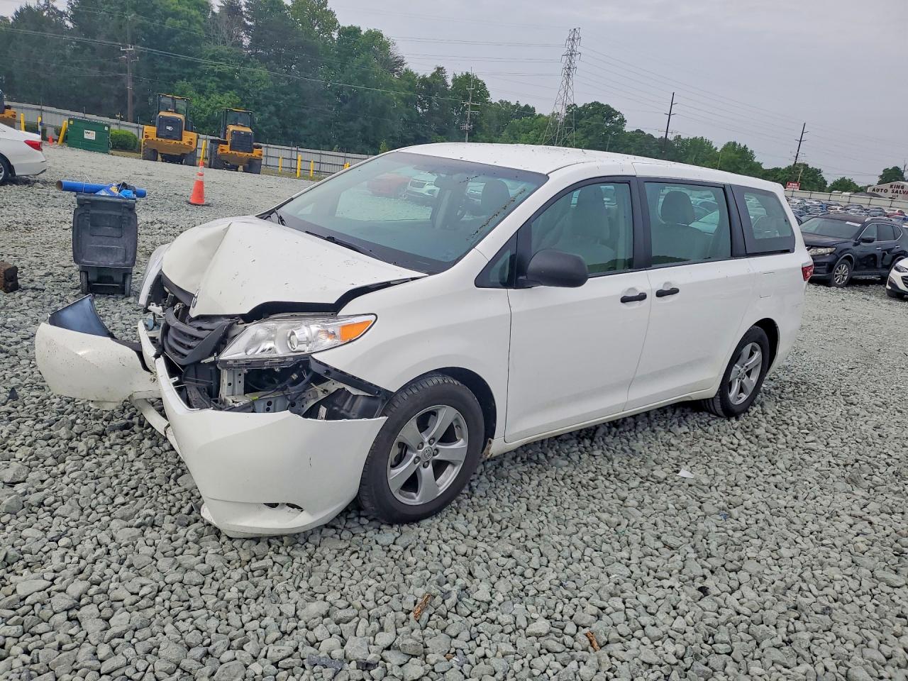 2017 TOYOTA SIENNA