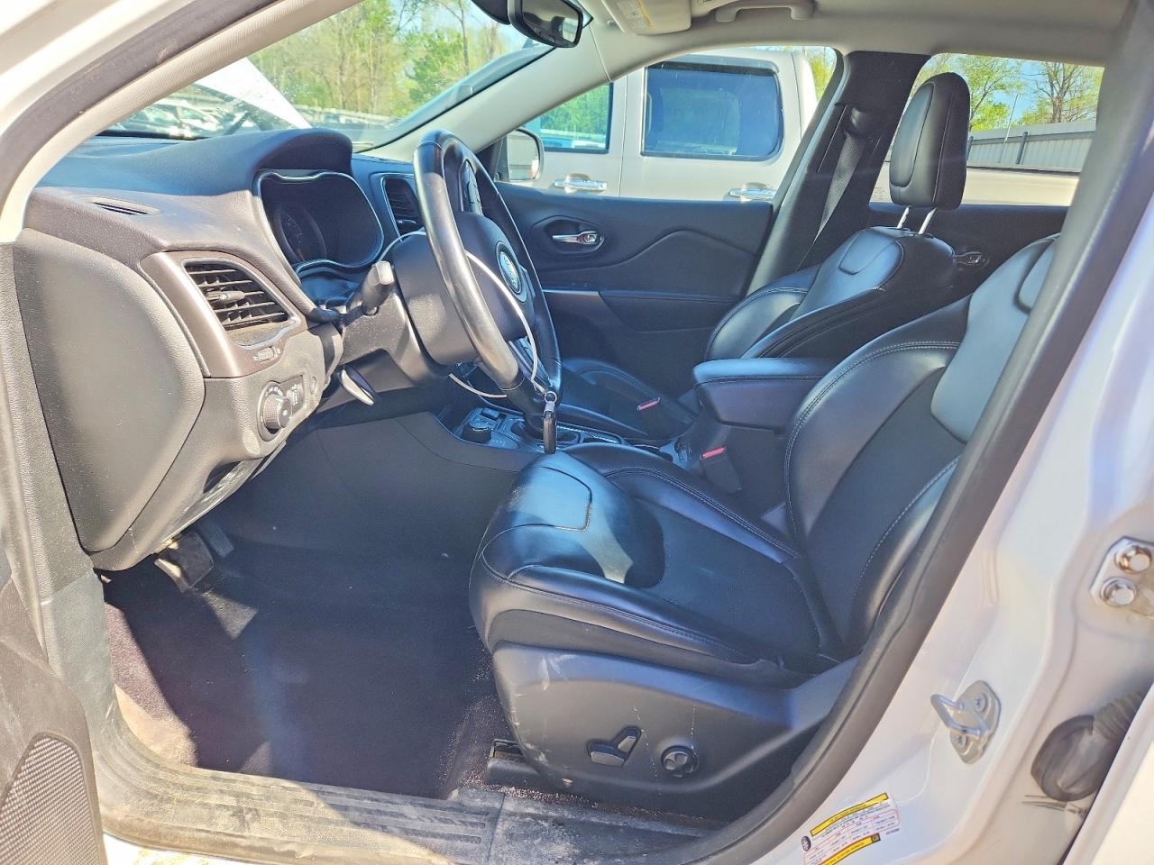2019 JEEP CHEROKEE LATITUDE PLUS photo 13