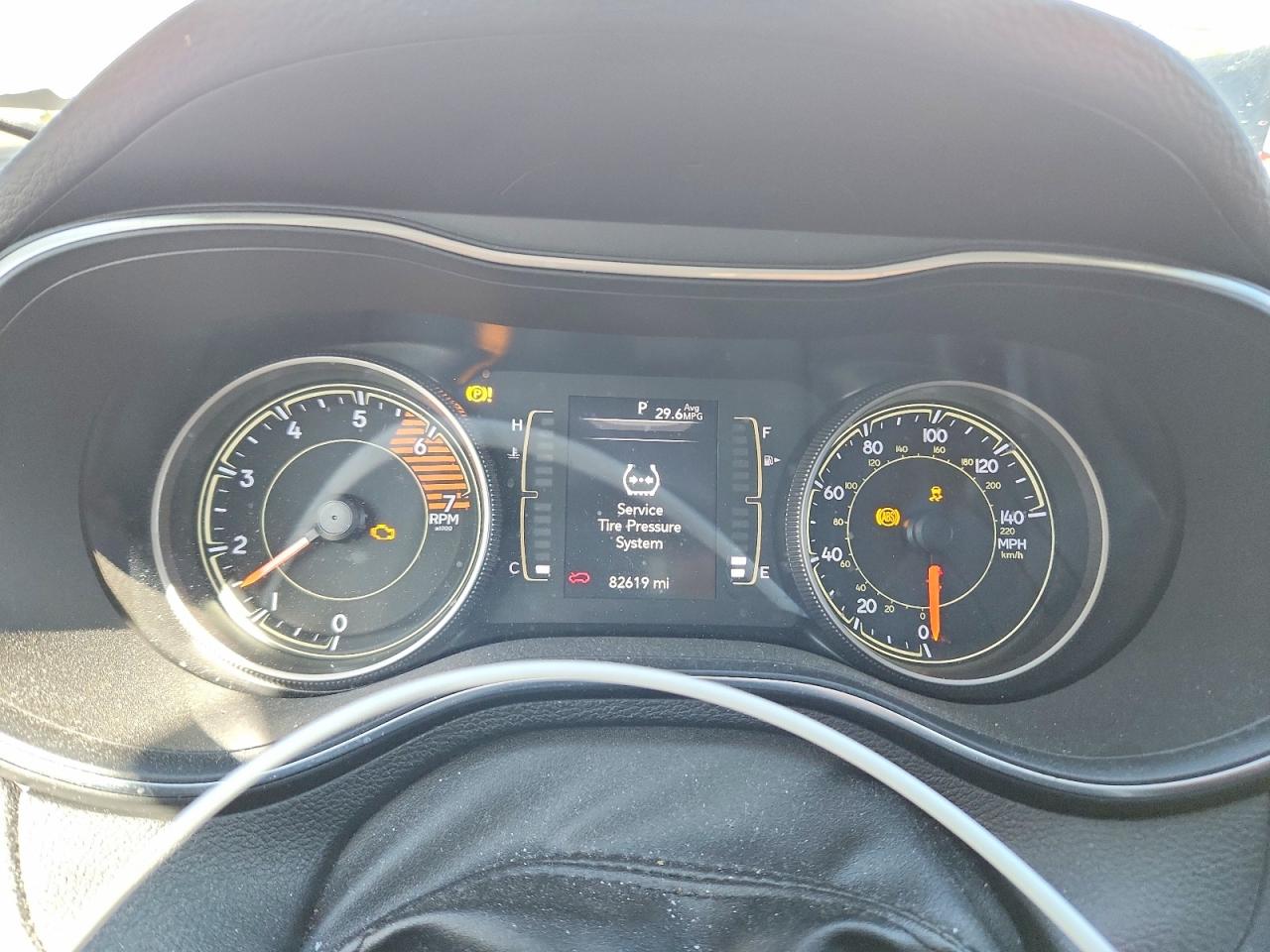 2019 JEEP CHEROKEE LATITUDE PLUS photo 17