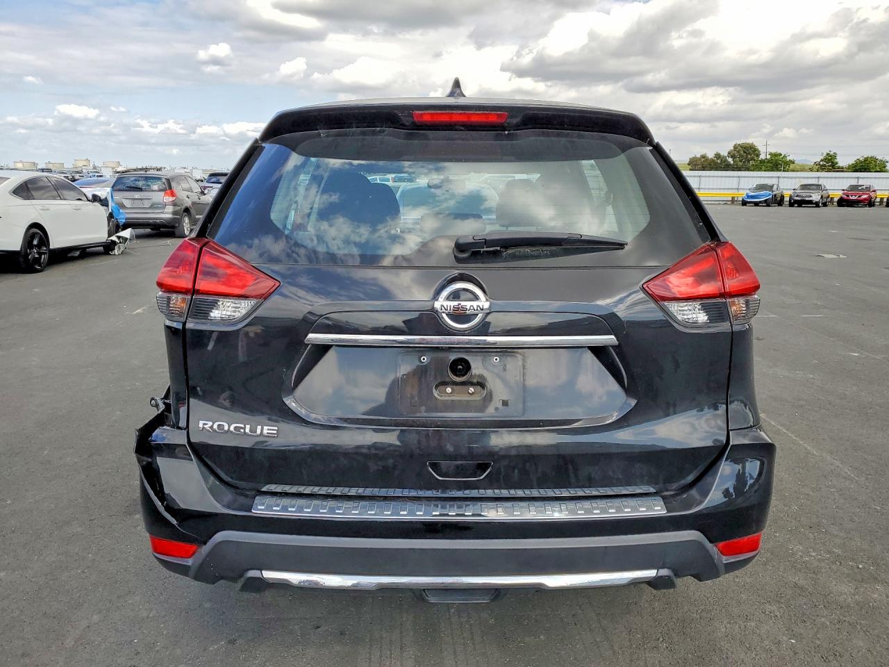 2018 NISSAN ROGUE S photo 11