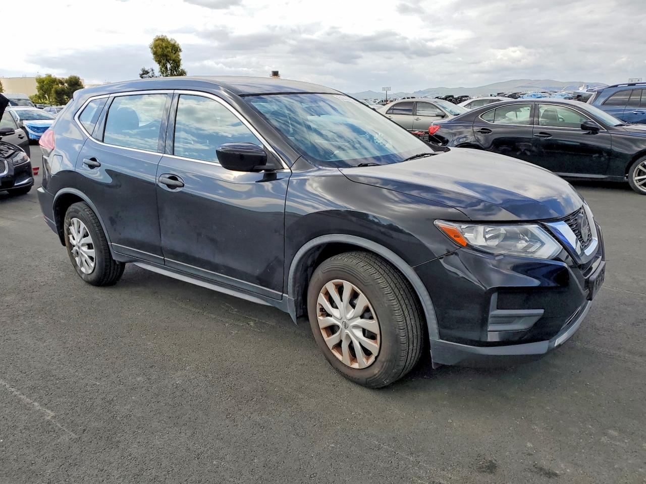 2018 NISSAN ROGUE S photo 7