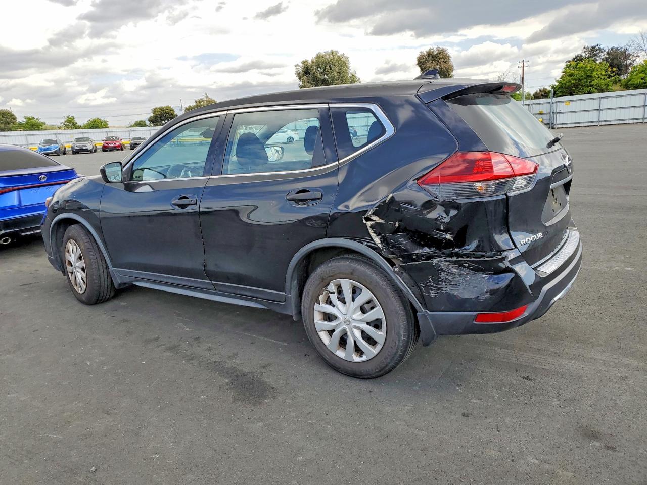 2018 NISSAN ROGUE S photo 3