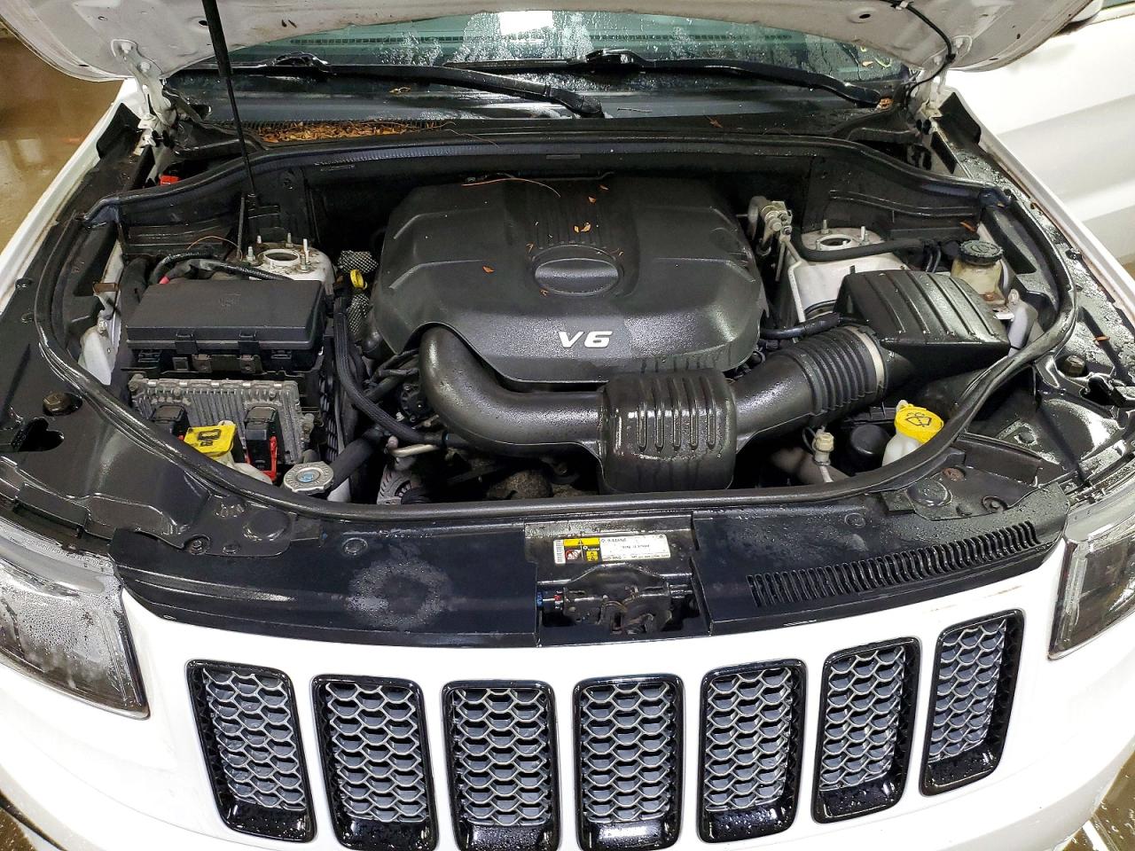 2015 JEEP GRAND CHEROKEE LAREDO photo 21