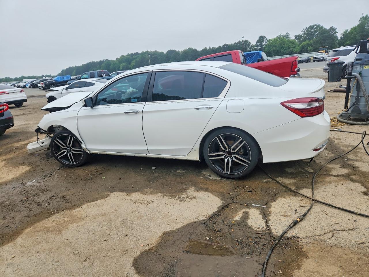 2016 HONDA ACCORD SPORT photo 2