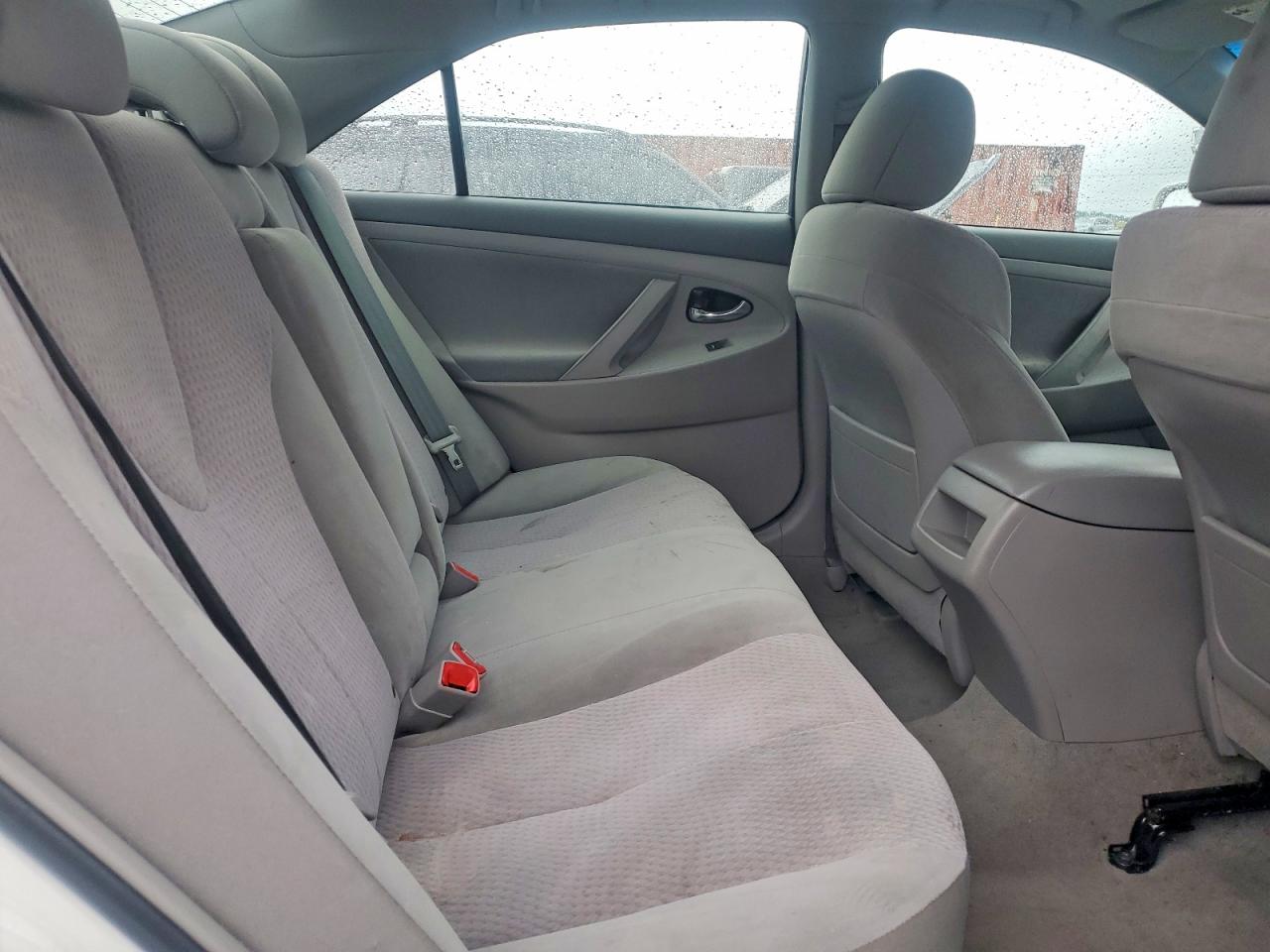2011 TOYOTA CAMRY LE photo 19