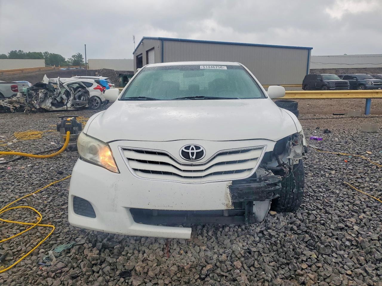 2011 TOYOTA CAMRY LE photo 9