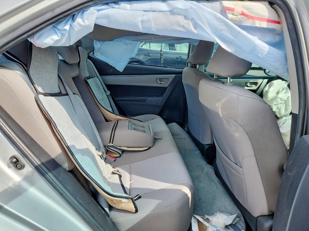 2016 TOYOTA COROLLA LE photo 19