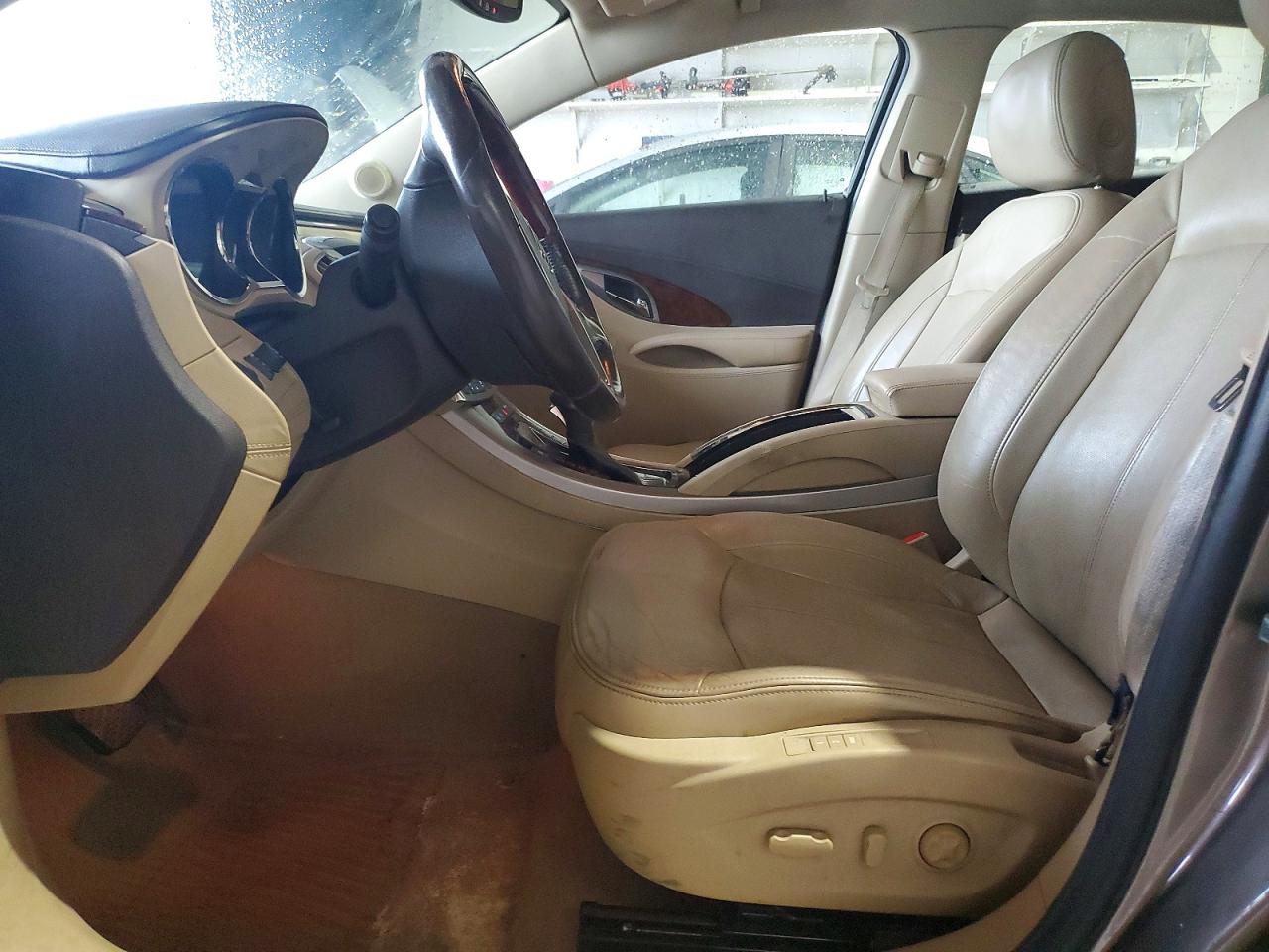 2010 BUICK LACROSSE CXS photo 13