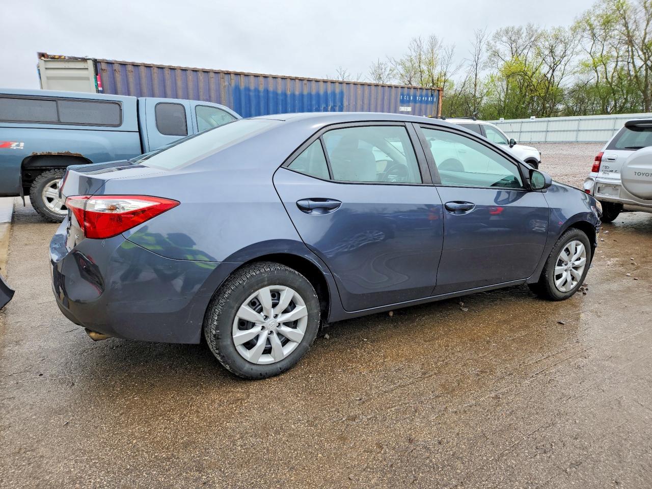 2016 TOYOTA COROLLA LE photo 3