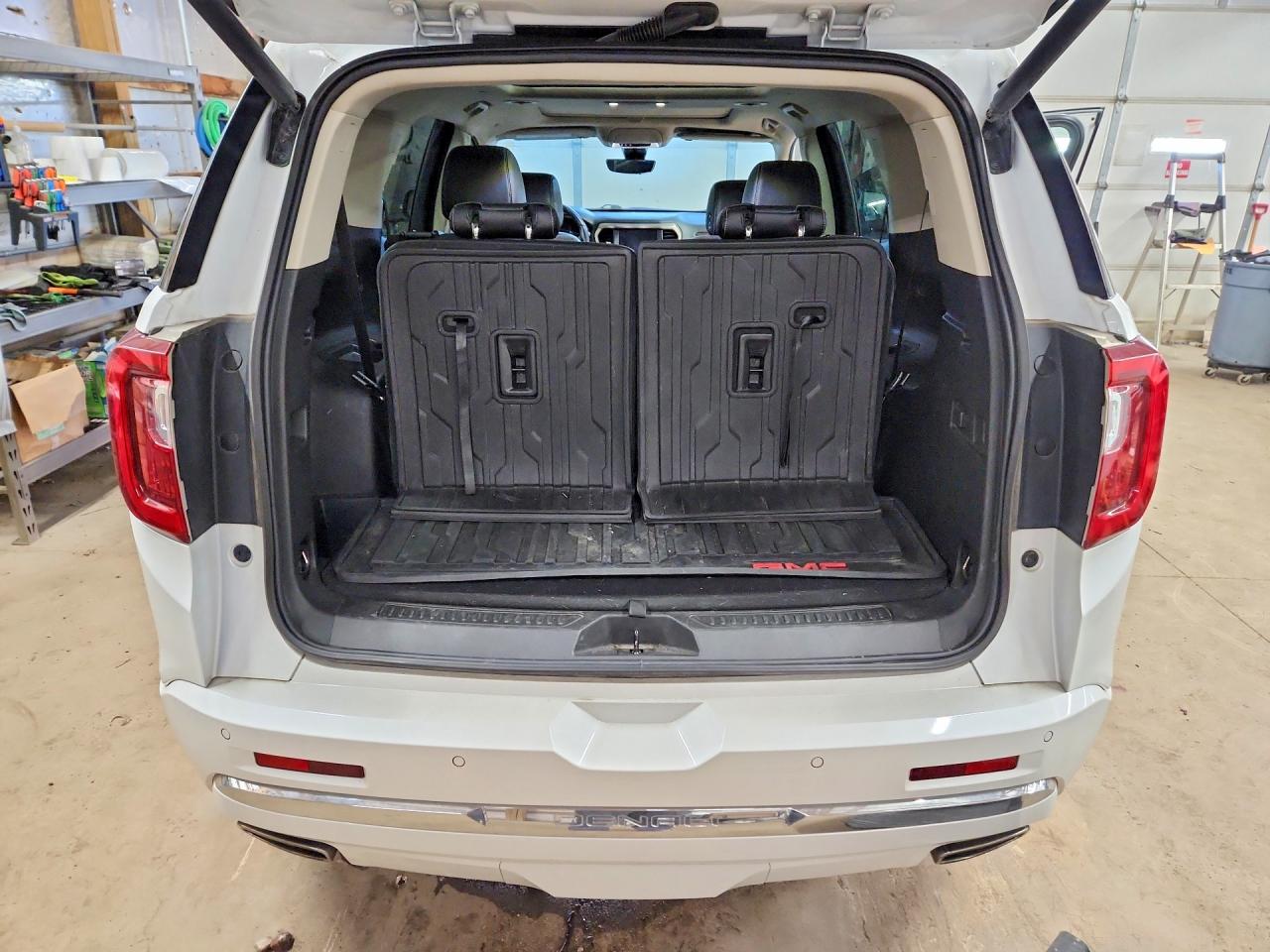 2021 GMC ACADIA DENALI photo 11