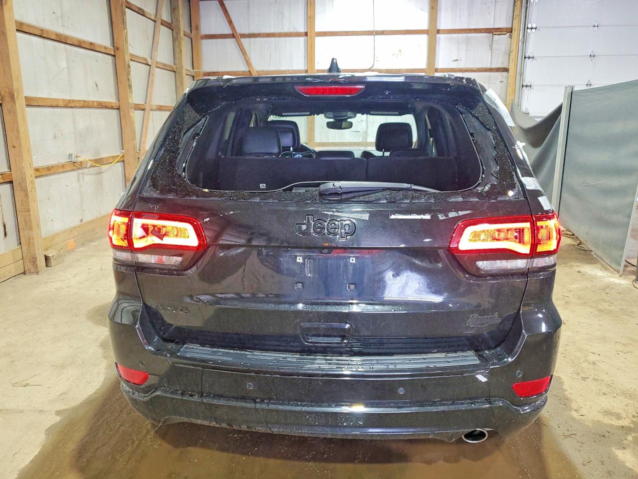 2018 JEEP GRAND CHEROKEE LAREDO photo 16