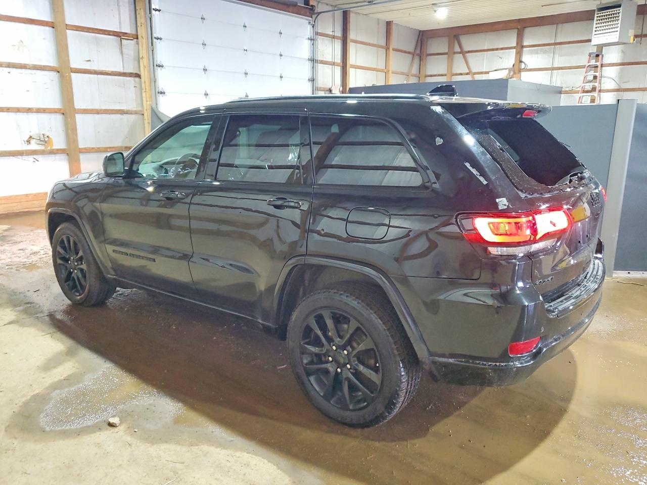 2018 JEEP GRAND CHEROKEE LAREDO photo 4
