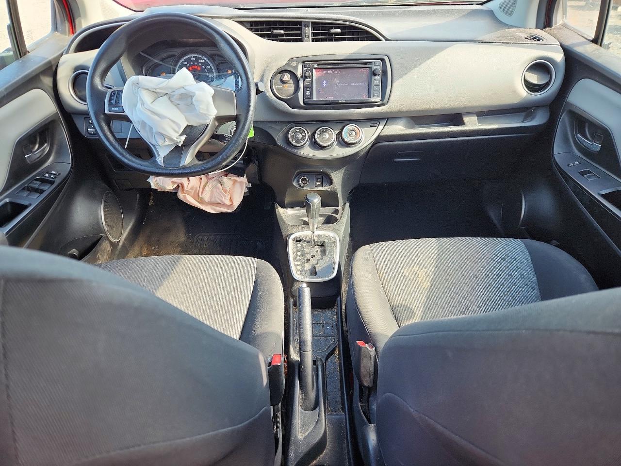 2015 TOYOTA YARIS 5-DOOR LE photo 15