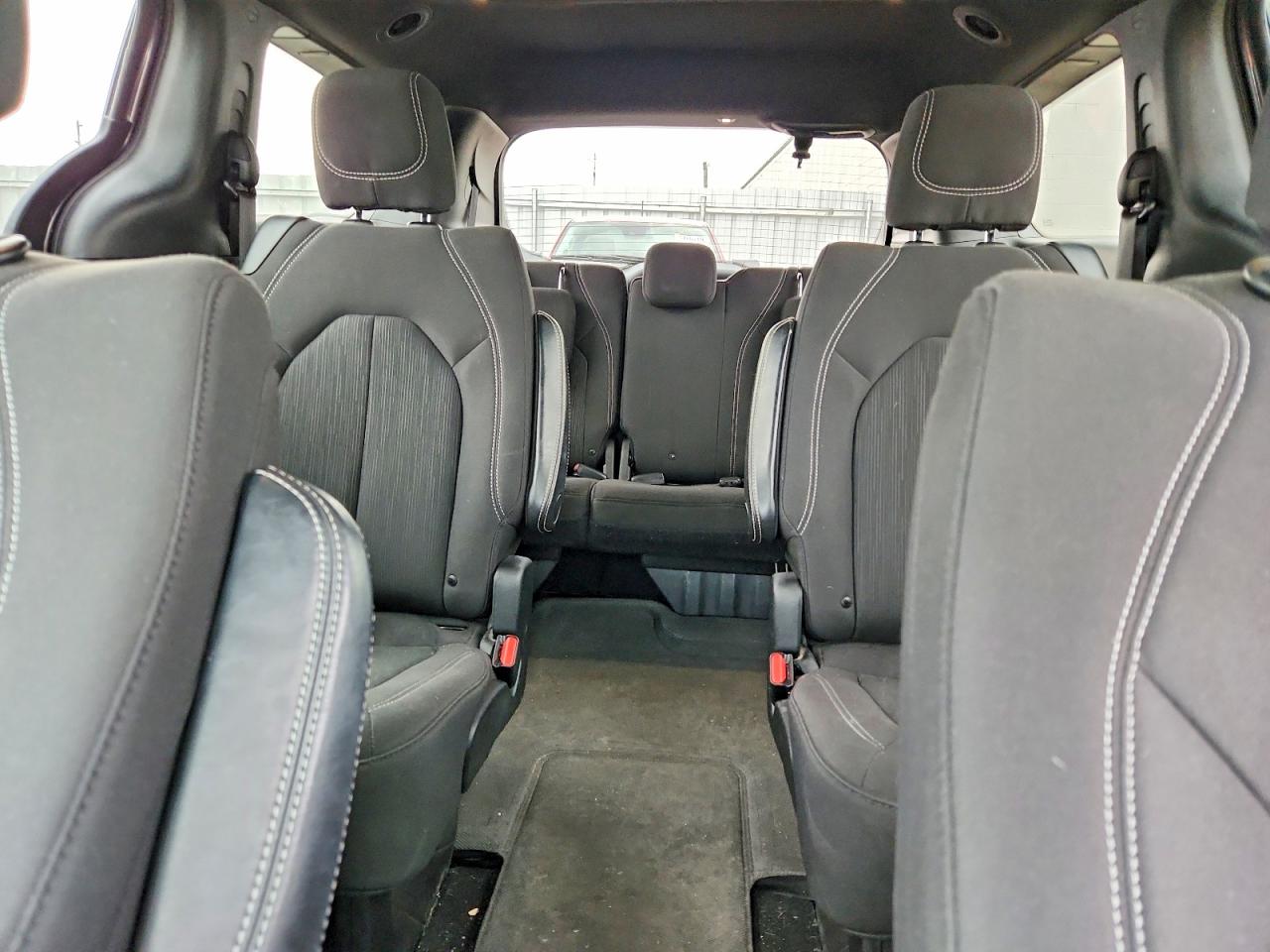 2019 CHRYSLER PACIFICA TOURING PLUS photo 28