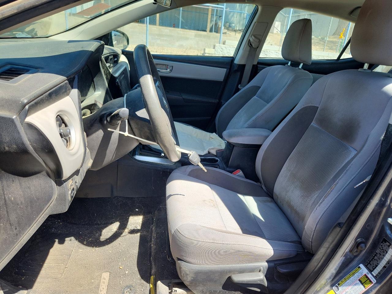 2018 TOYOTA COROLLA LE photo 13