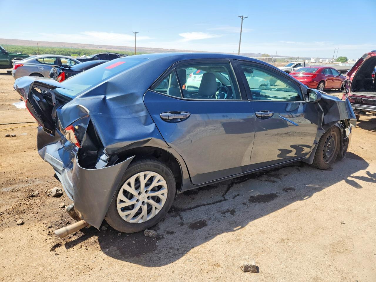 2018 TOYOTA COROLLA LE photo 5