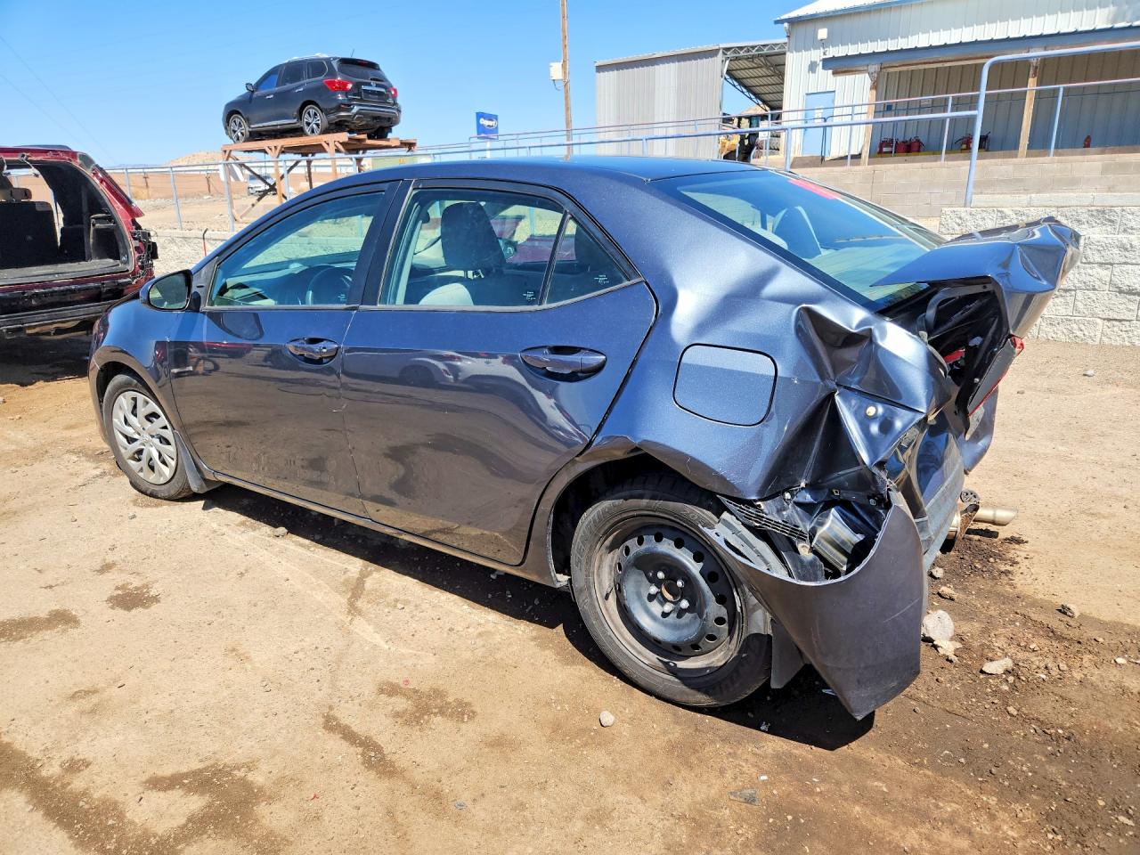 2018 TOYOTA COROLLA LE photo 3
