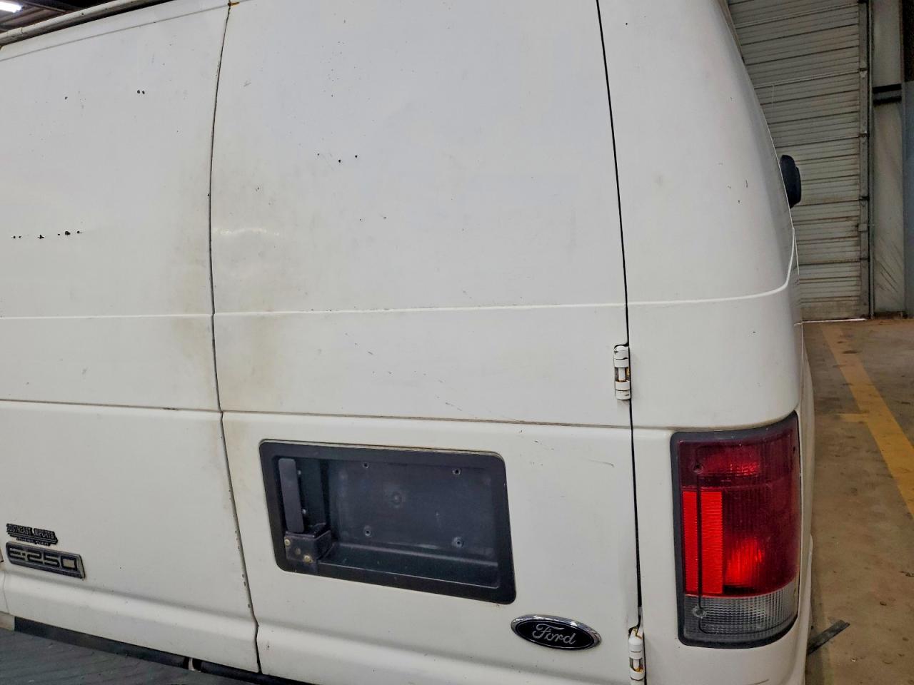2008 FORD E250 DELIVERY VAN photo 19
