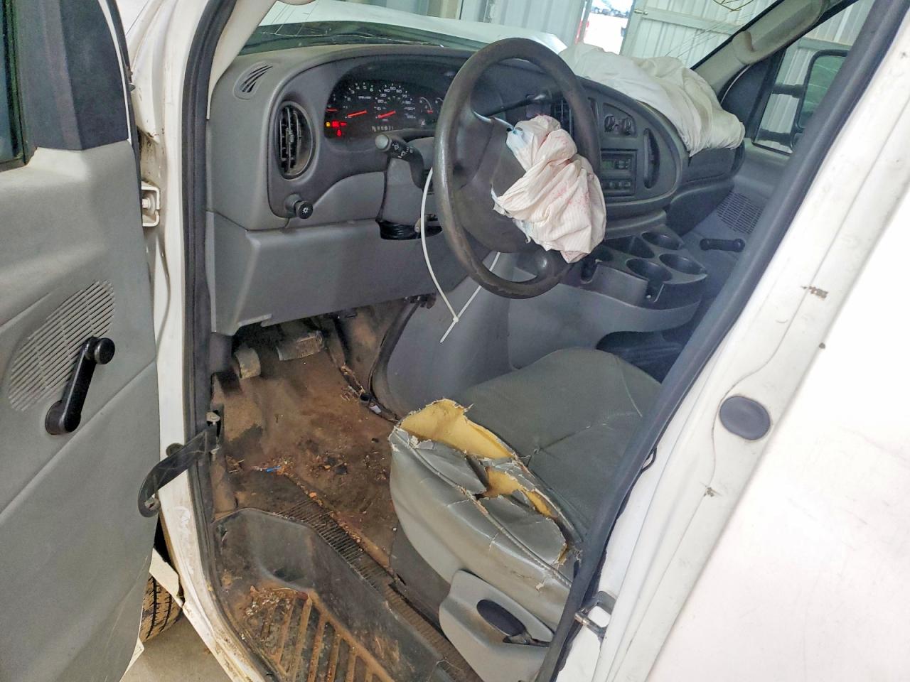 2008 FORD E250 DELIVERY VAN photo 15