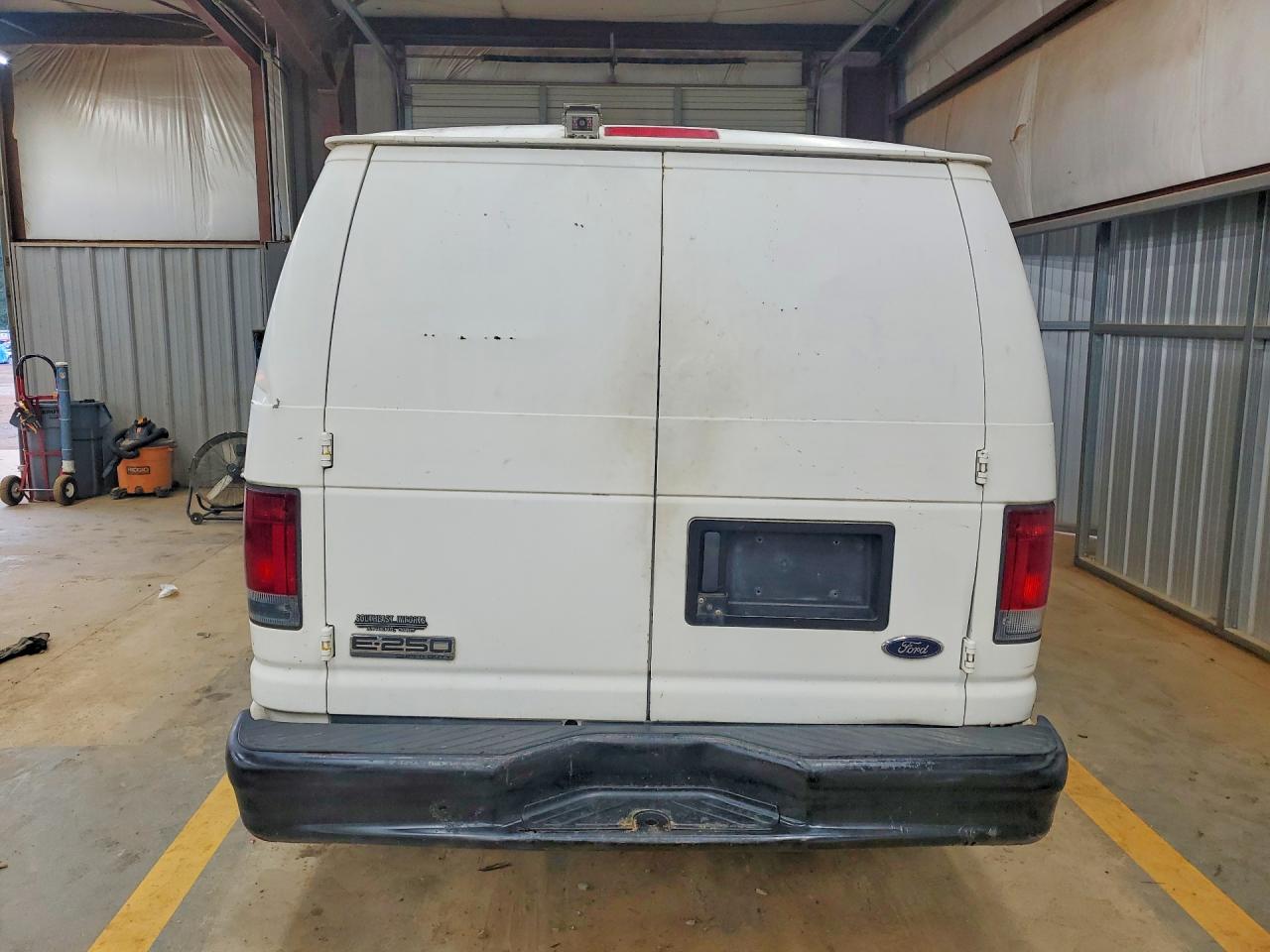 2008 FORD E250 DELIVERY VAN photo 11