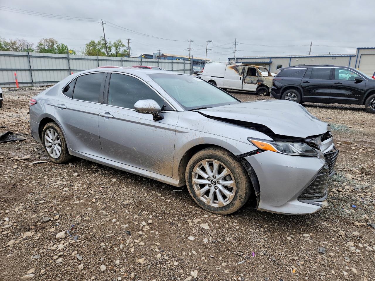 2019 TOYOTA CAMRY LE photo 10