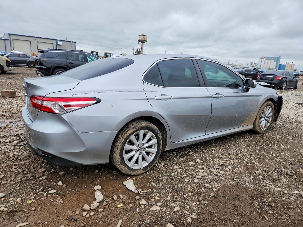 2019 TOYOTA CAMRY LE photo 7