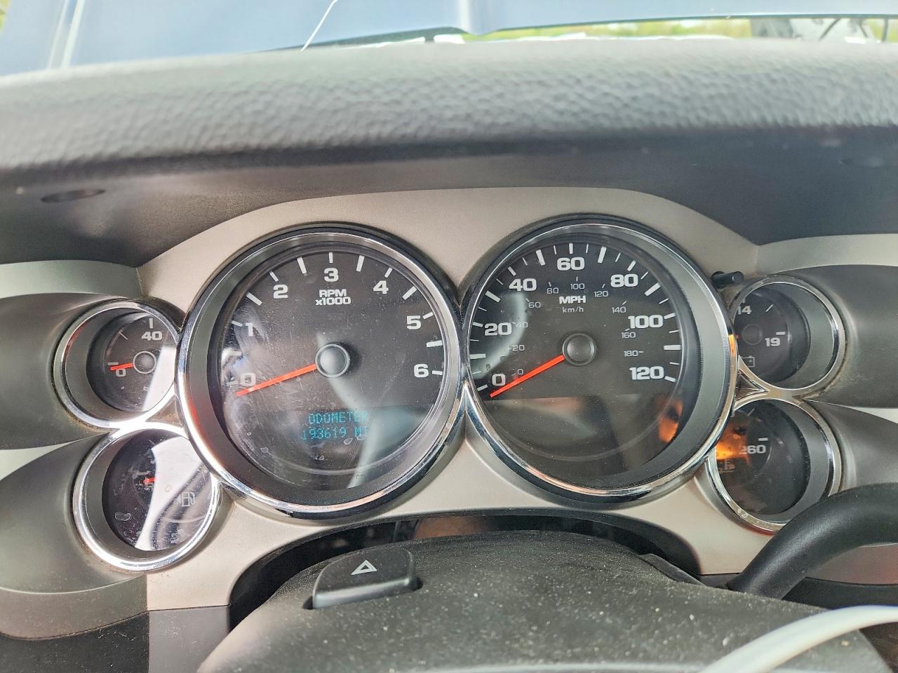 2010 CHEVROLET SILVERADO C1500 LT photo 25