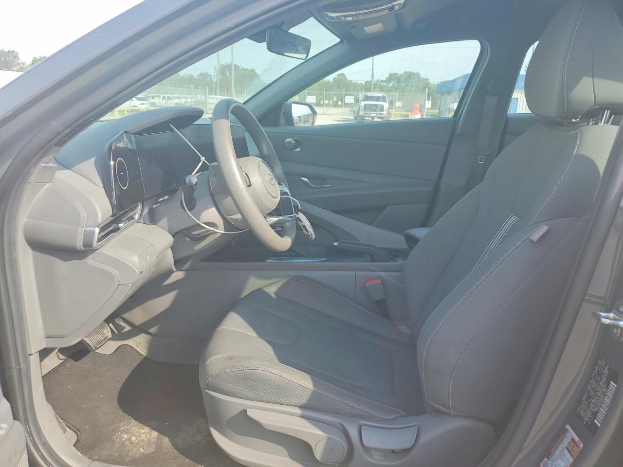 2024 HYUNDAI ELANTRA photo 13