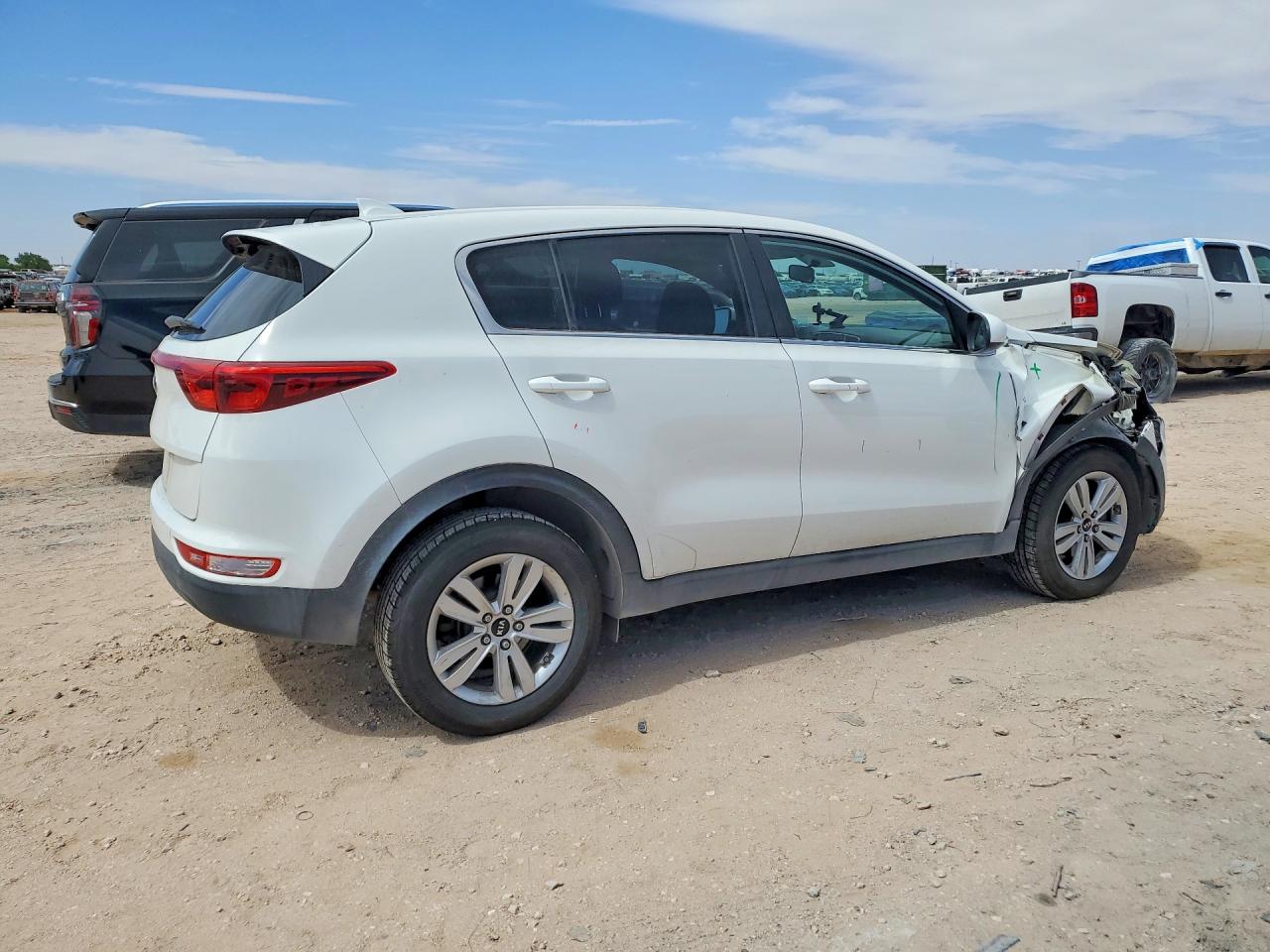 2019 KIA SPORTAGE LX photo 3