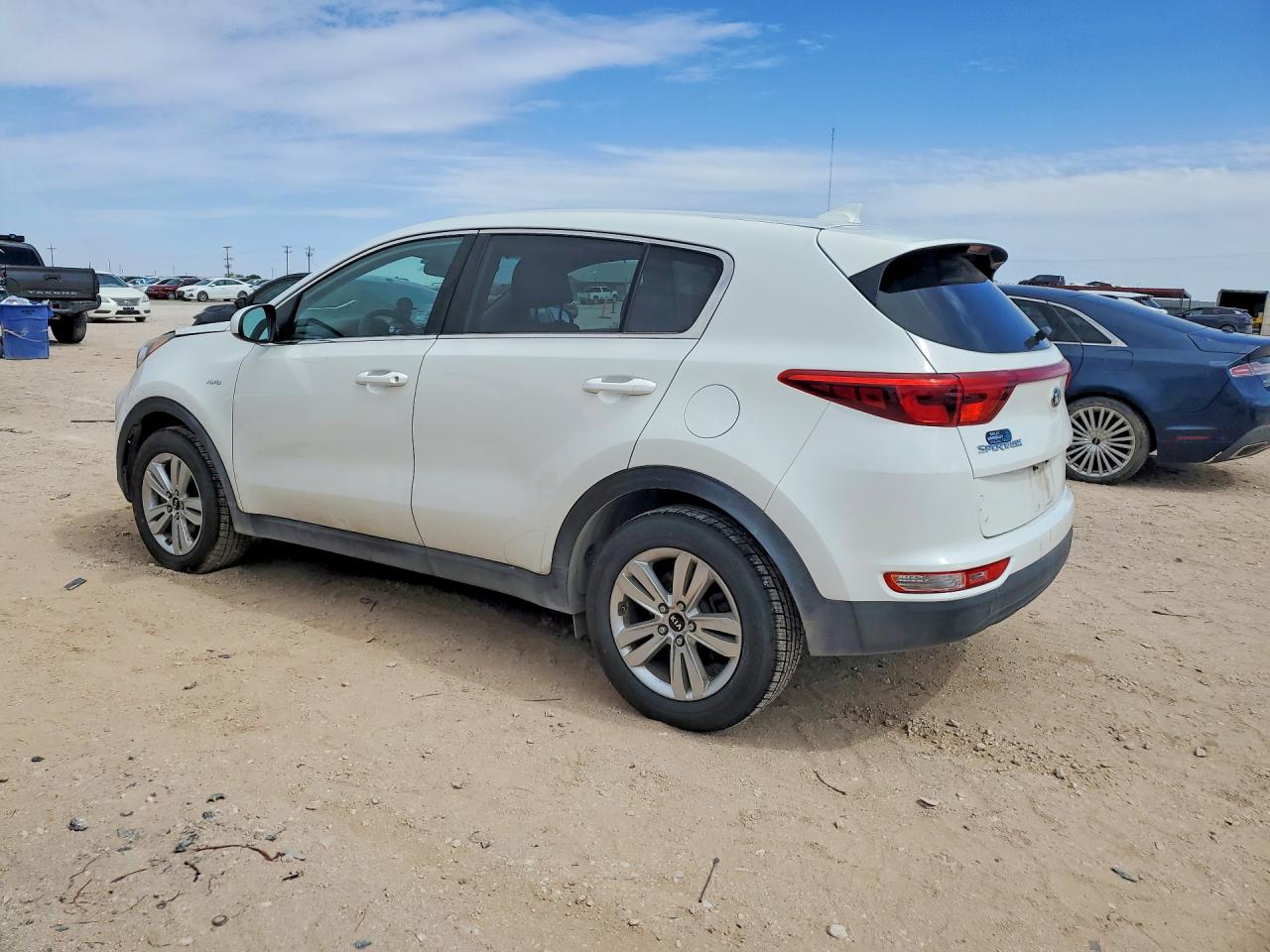 2019 KIA SPORTAGE LX photo 2