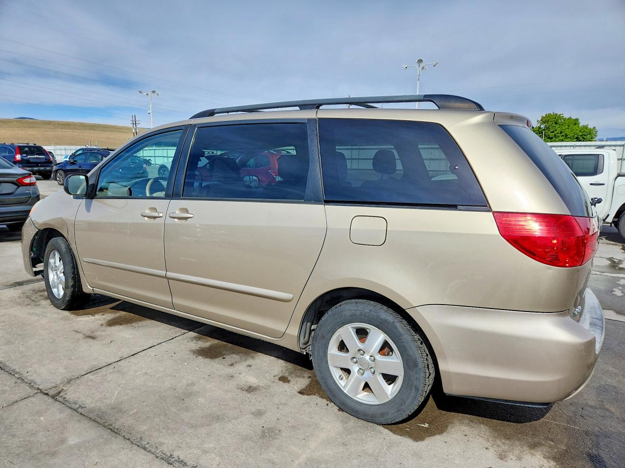 2007 TOYOTA SIENNA LE 7-PASSENGER photo 3